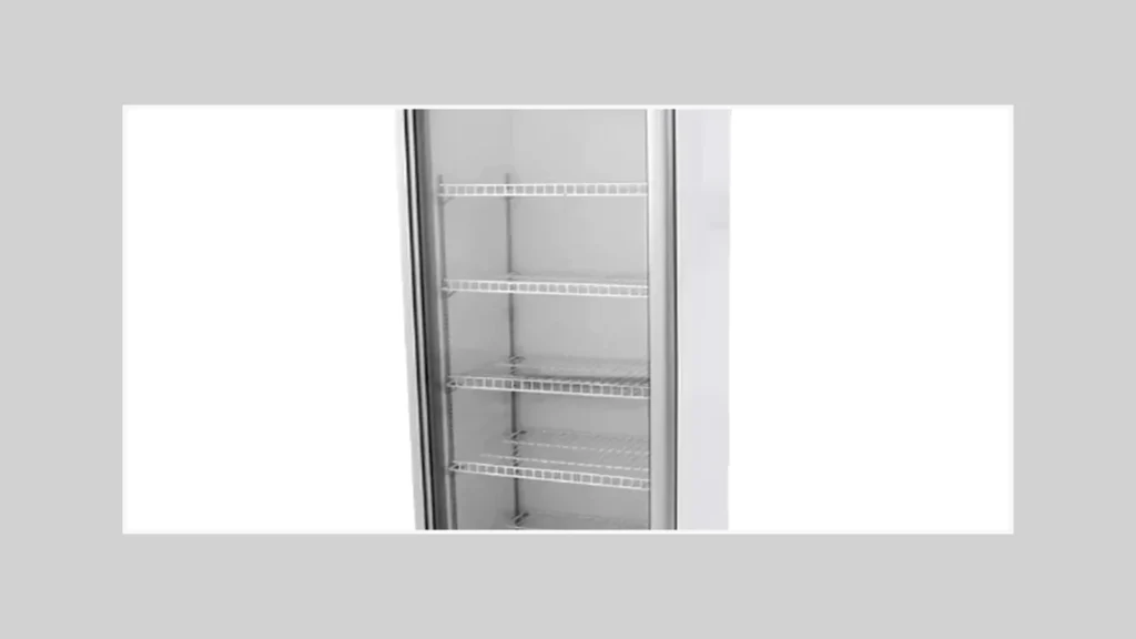 Single-door beverage cooler for retail drinks